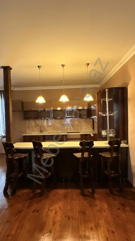 Çox az istifadə olunmuş mətbəx mebeli.