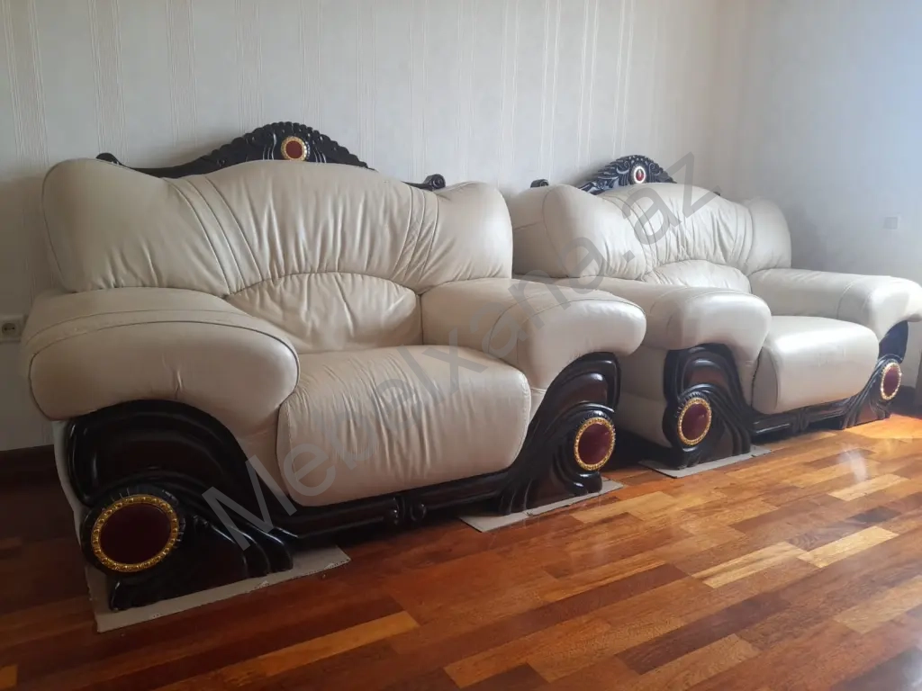 Продаю деван и 2 кресла из натуральной кожи