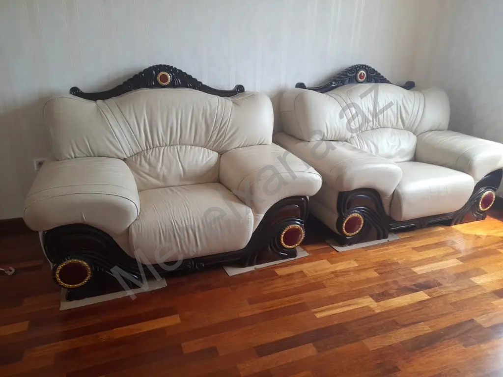 Продаю деван и 2 кресла из натуральной кожи