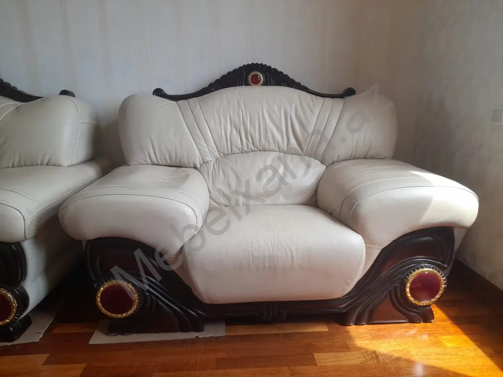 Продаю деван и 2 кресла из натуральной кожи